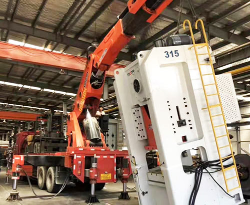 内乡附近随车吊出租，轻松解决运输难题