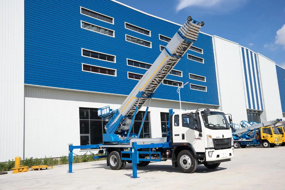 内乡小型云梯车上料车租赁多少钱